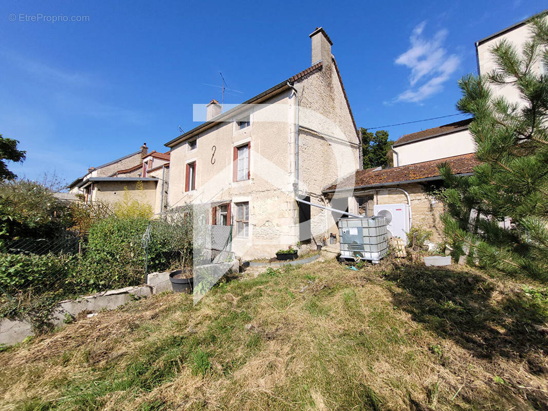 Maison à VOULAINES-LES-TEMPLIERS