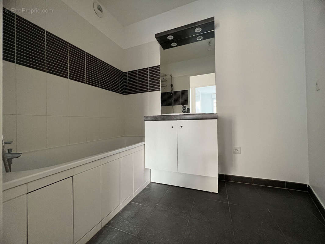 Appartement à GENNEVILLIERS