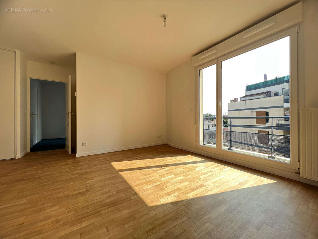 Appartement à GENNEVILLIERS