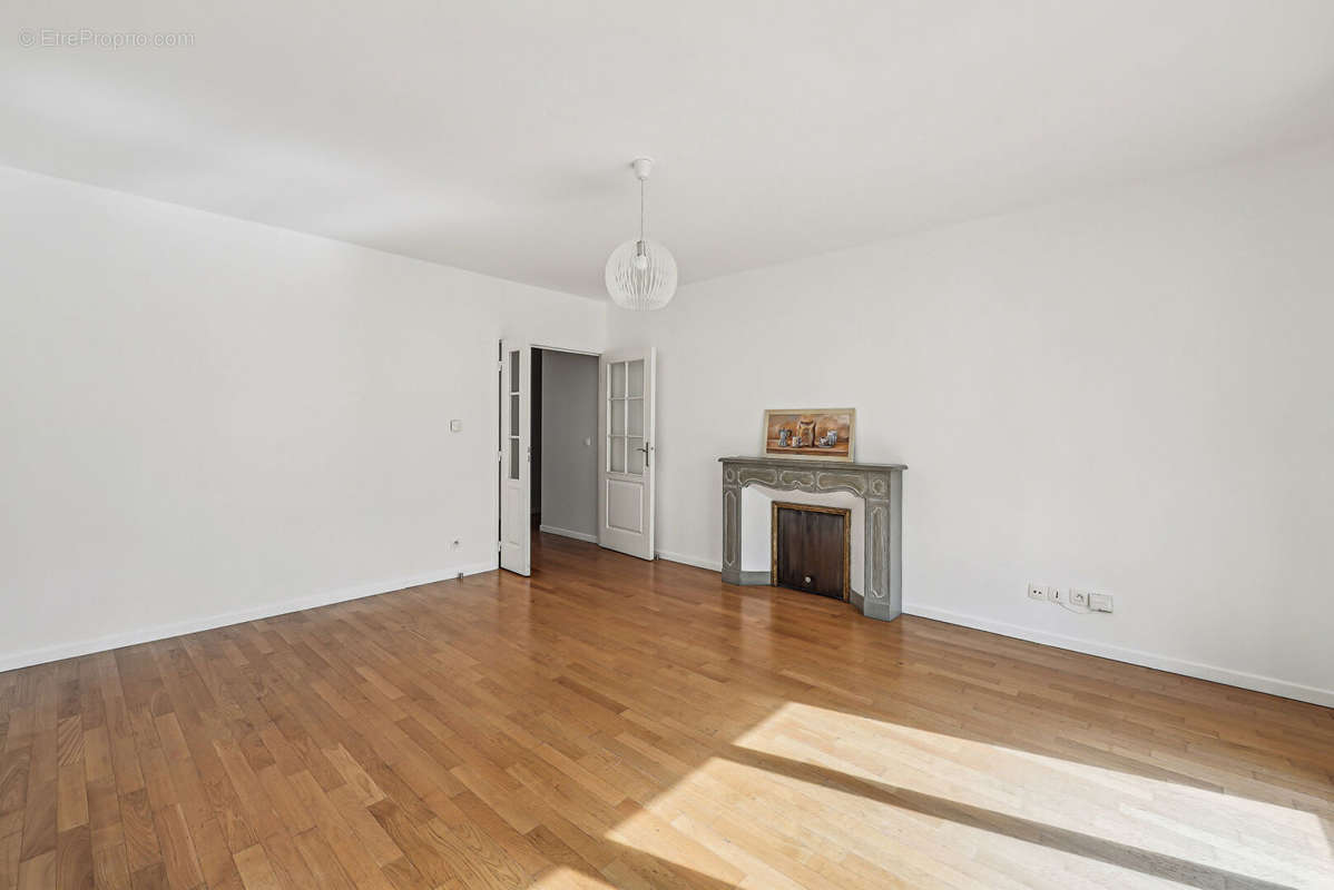 Appartement à LEVALLOIS-PERRET