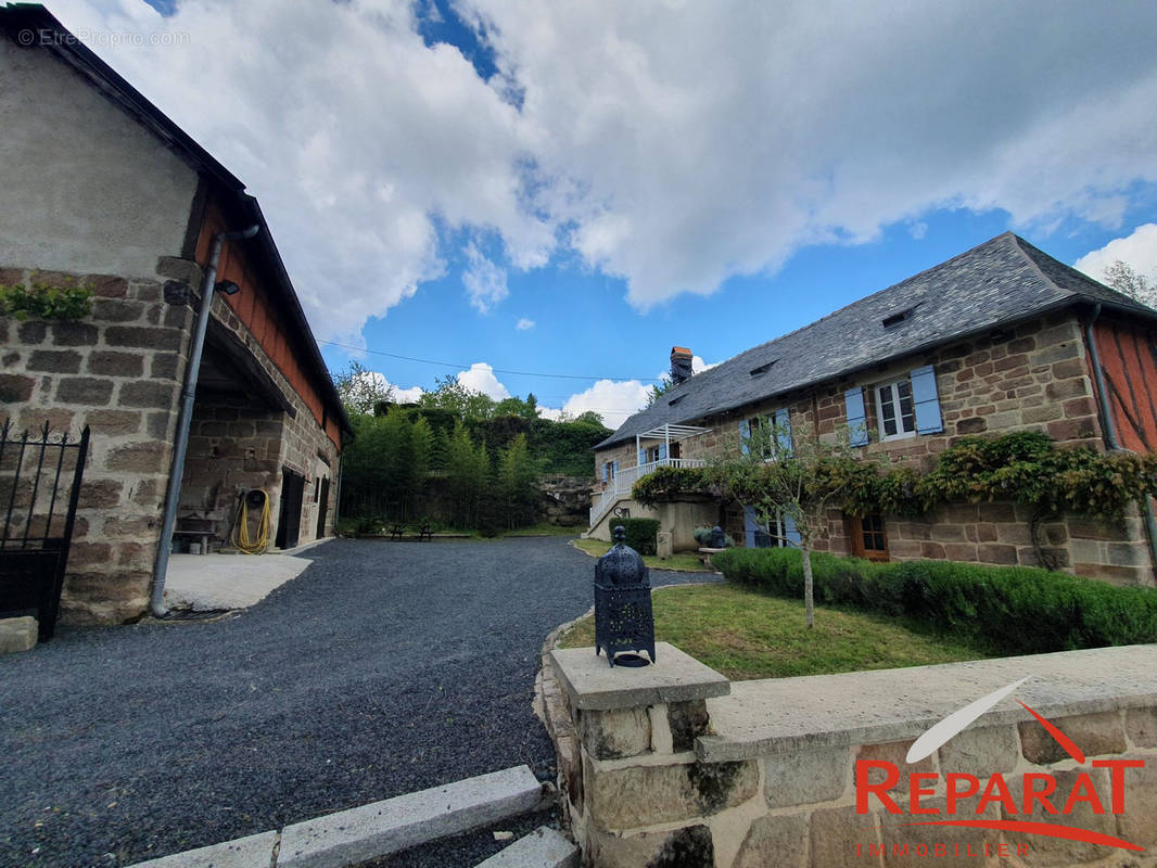 Maison à BRIGNAC-LA-PLAINE