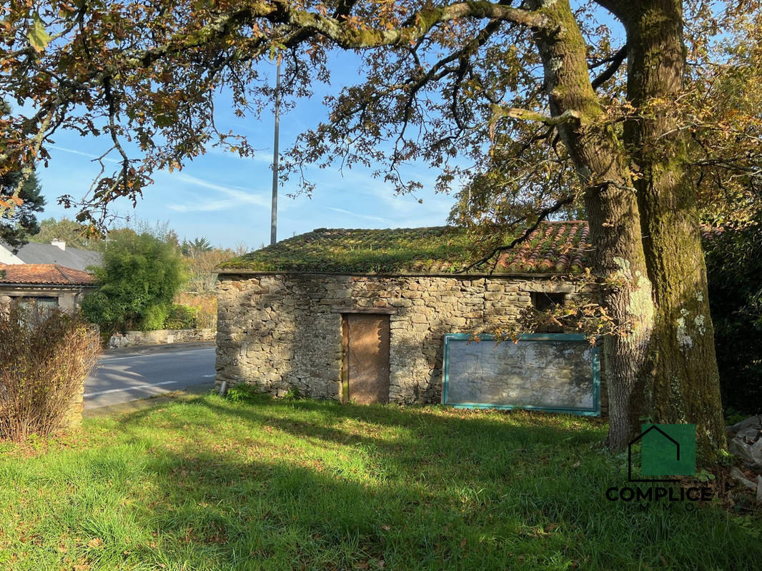 Maison à SAINT-ETIENNE-DE-MONTLUC