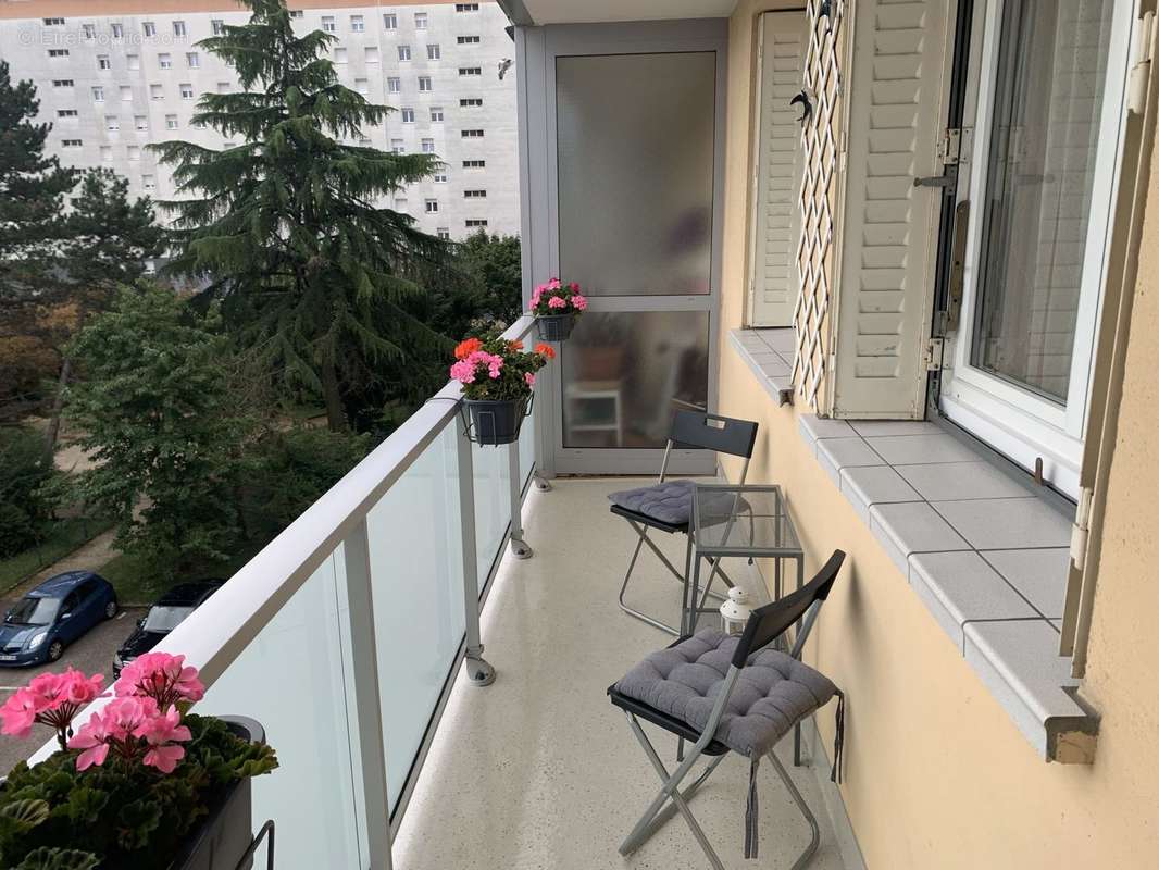 Appartement à CHENOVE