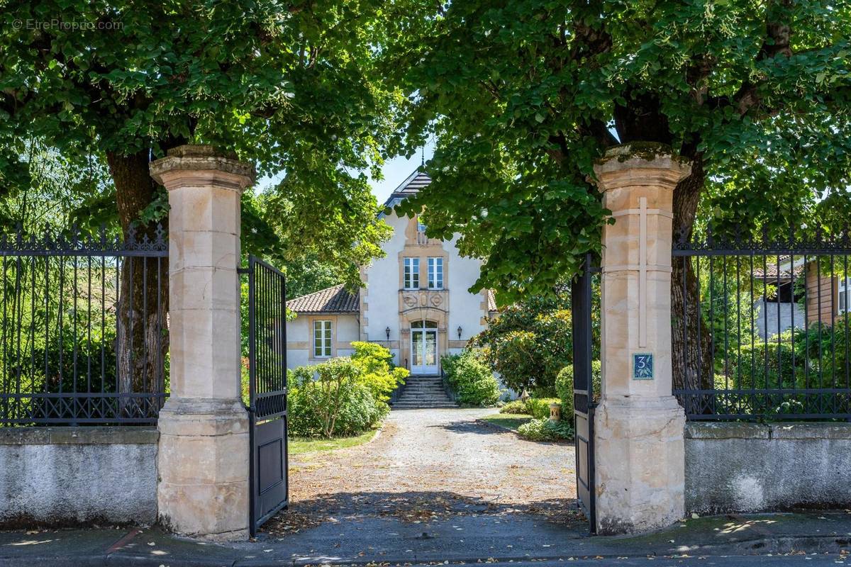 Maison à POINTIS-DE-RIVIERE