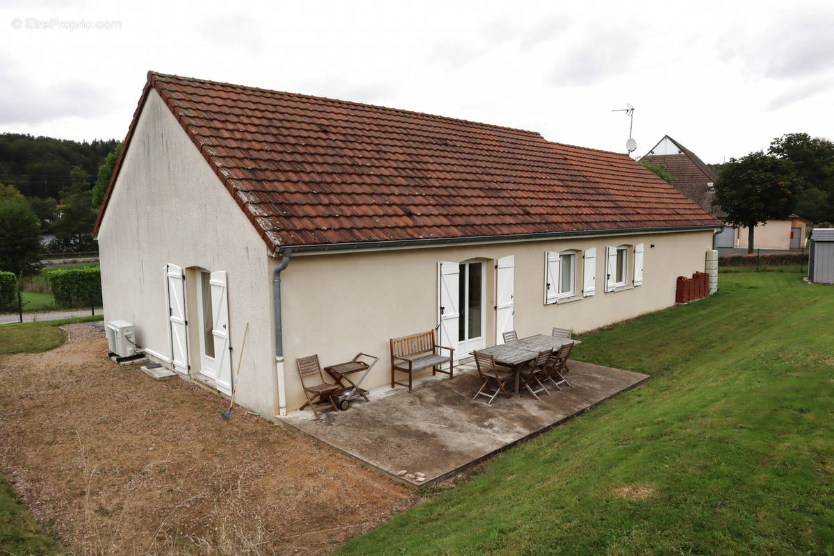 Maison à SAINT-SERNIN-DU-BOIS