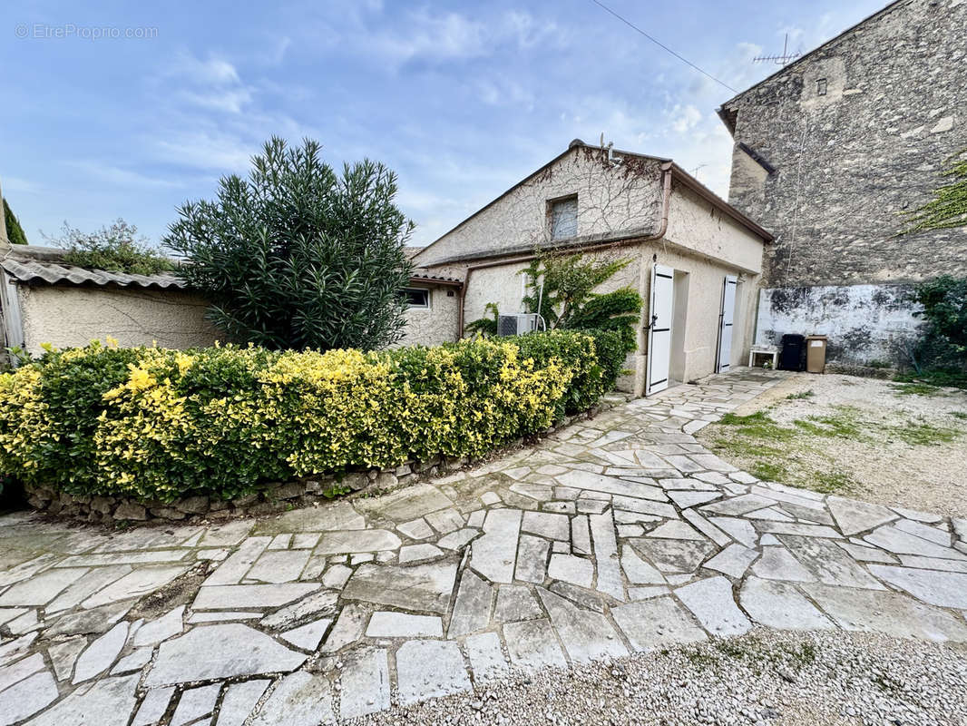 Appartement à LAUDUN-L&#039;ARDOISE