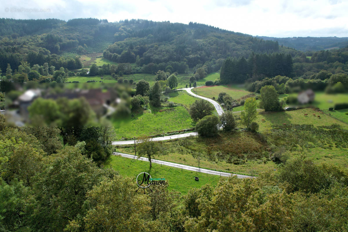 Terrain à SAINT-LEGER-LA-MONTAGNE