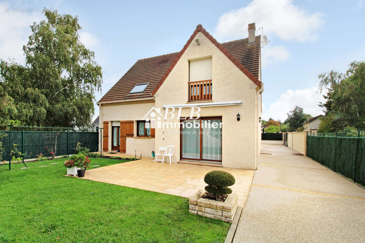 Maison à LE PERRAY-EN-YVELINES