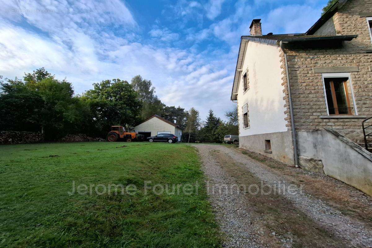 Maison à MOUSTIER-VENTADOUR