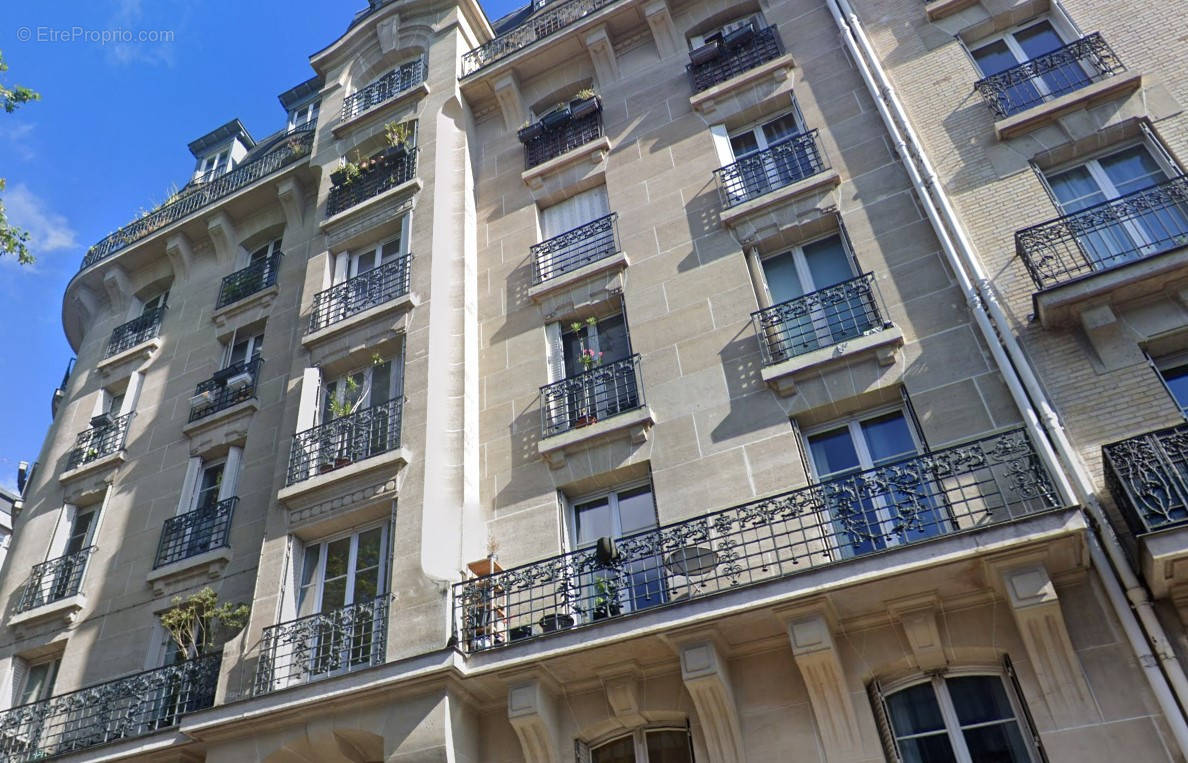 Appartement à PARIS-18E