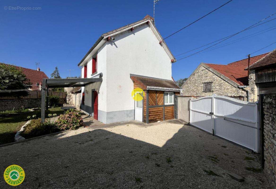 Maison à CHATEAUNEUF-SUR-CHER