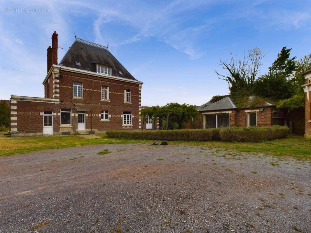 Maison à MEHARICOURT