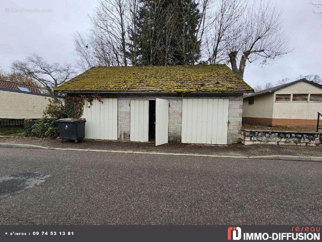 Parking à LUBERSAC