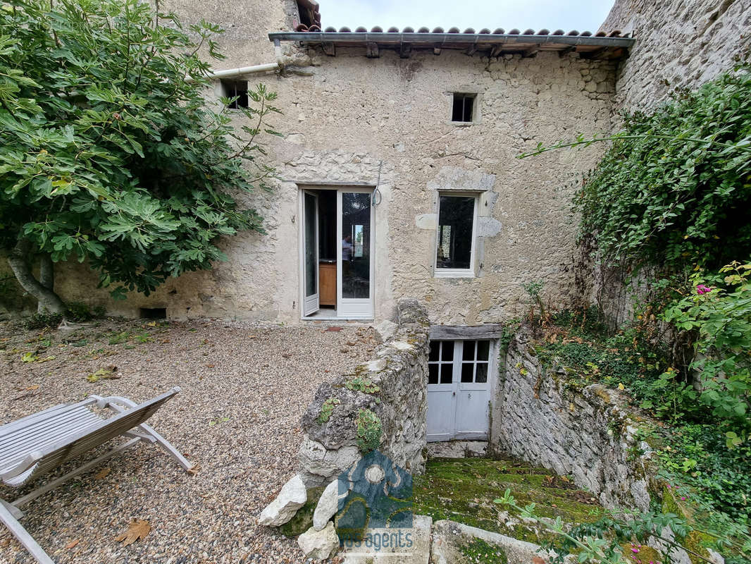 Maison à CHARROUX