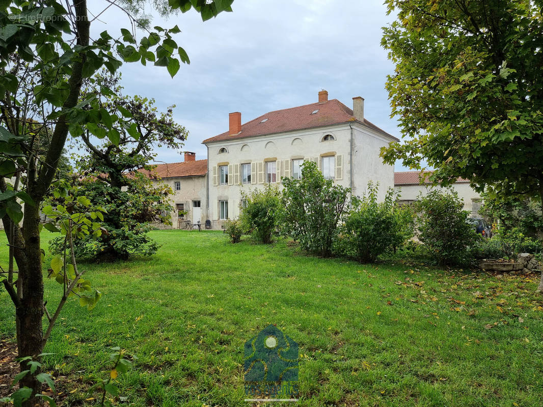 Maison à CHARROUX