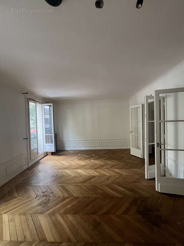 Appartement à PARIS-11E