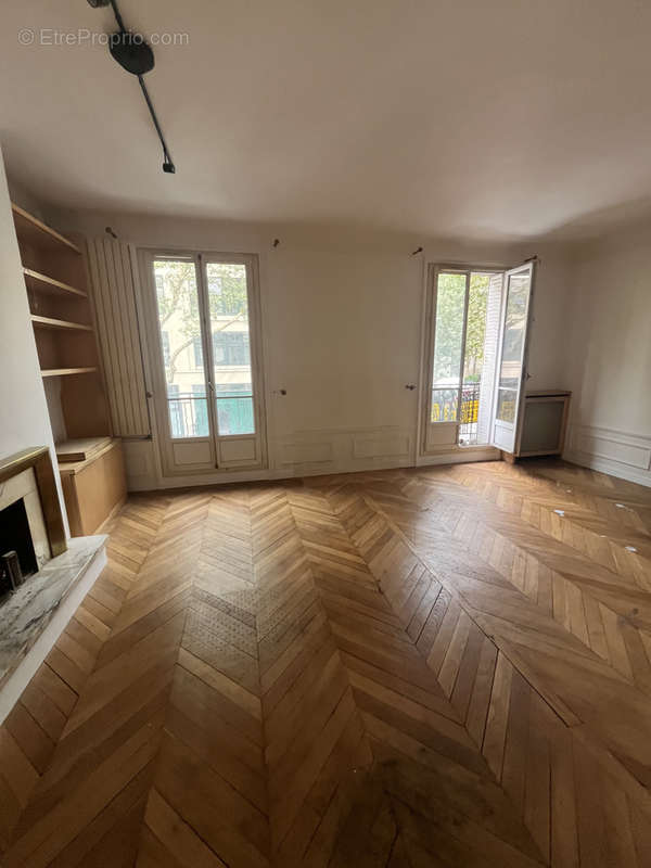 Appartement à PARIS-11E