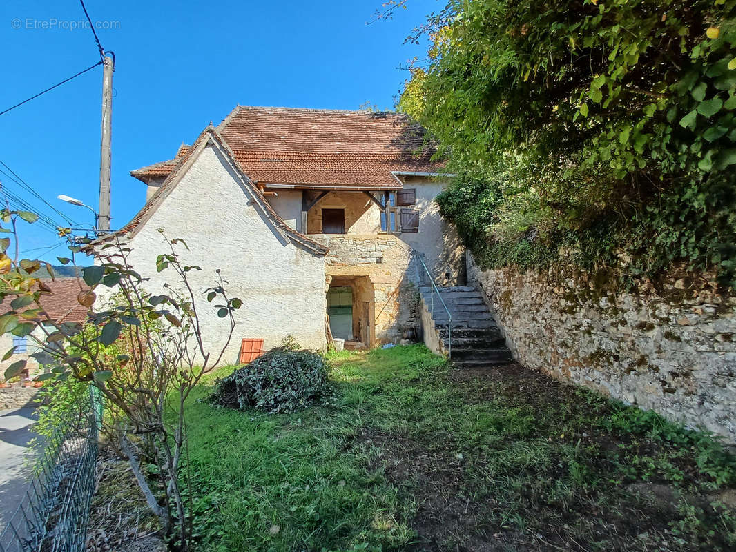 Maison à AMBEYRAC