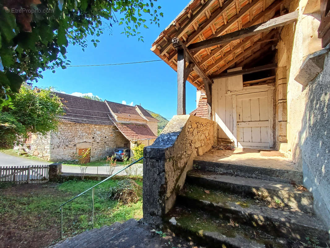 Maison à AMBEYRAC