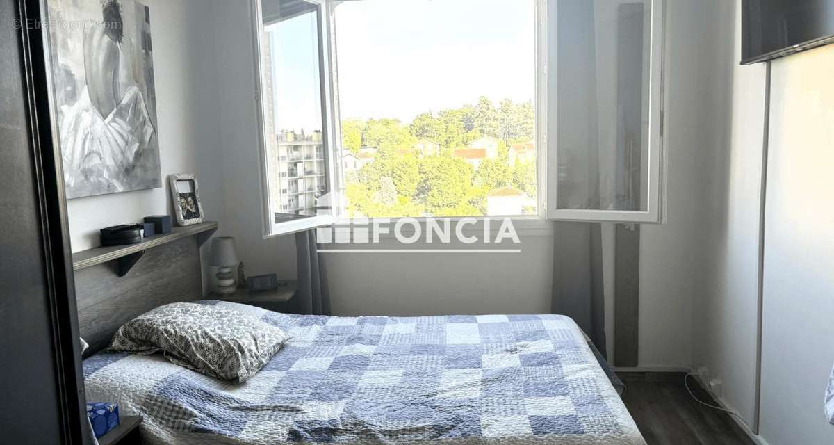 Appartement à SAINTE-FOY-LES-LYON