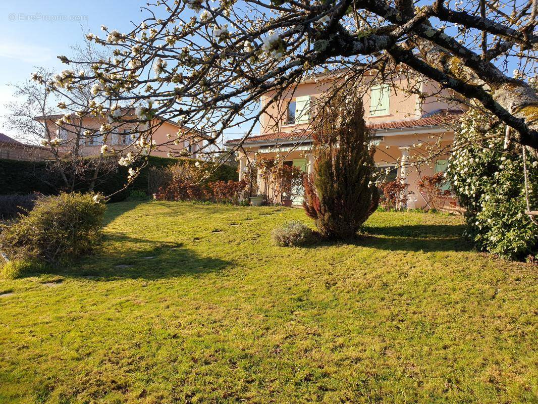 Maison à PONTCHARRA-SUR-TURDINE