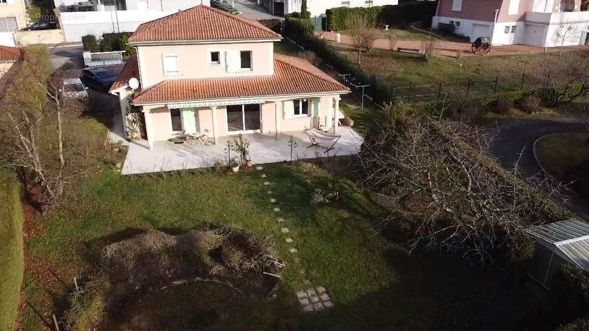 Maison à PONTCHARRA-SUR-TURDINE