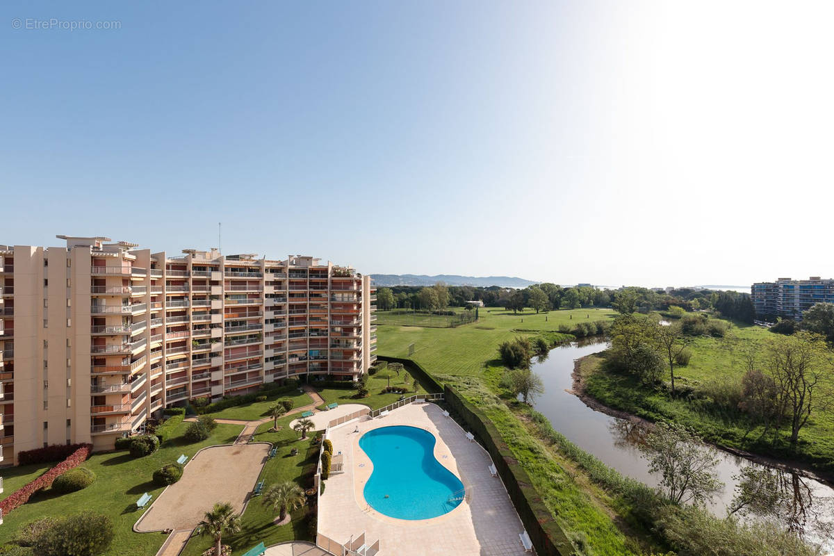 Appartement à MANDELIEU-LA-NAPOULE