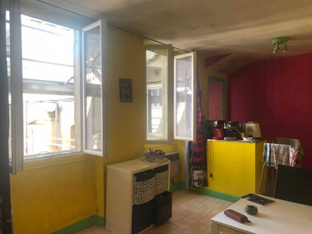 Appartement à MARSEILLE-1E