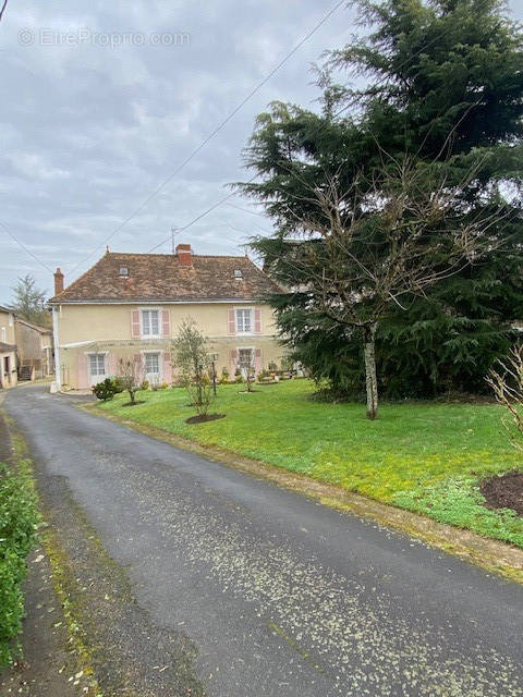 Maison à MONTMORILLON