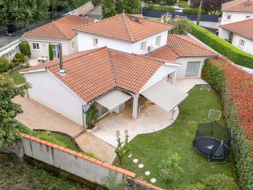 Maison à SAINT-PRIEST-EN-JAREZ