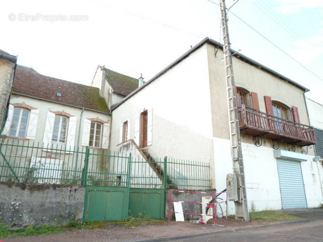 Maison à CHATILLON-EN-BAZOIS