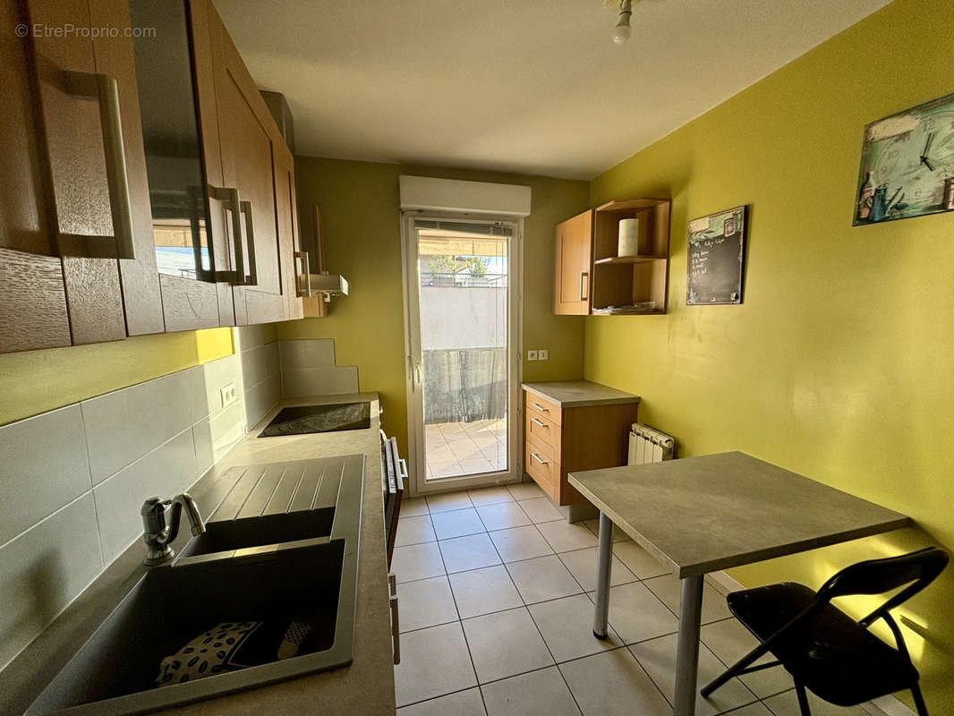 Appartement à PRINGY