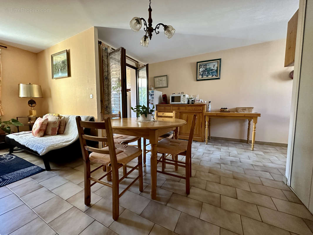 Appartement à LA LONDE-LES-MAURES