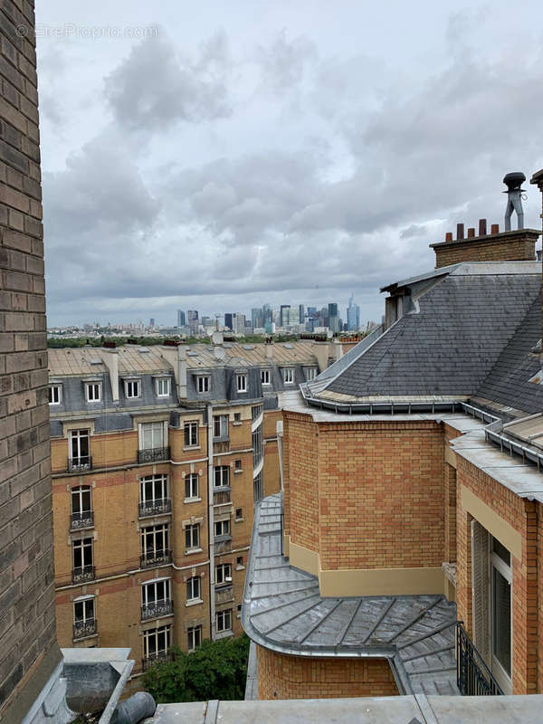 Appartement à PARIS-16E