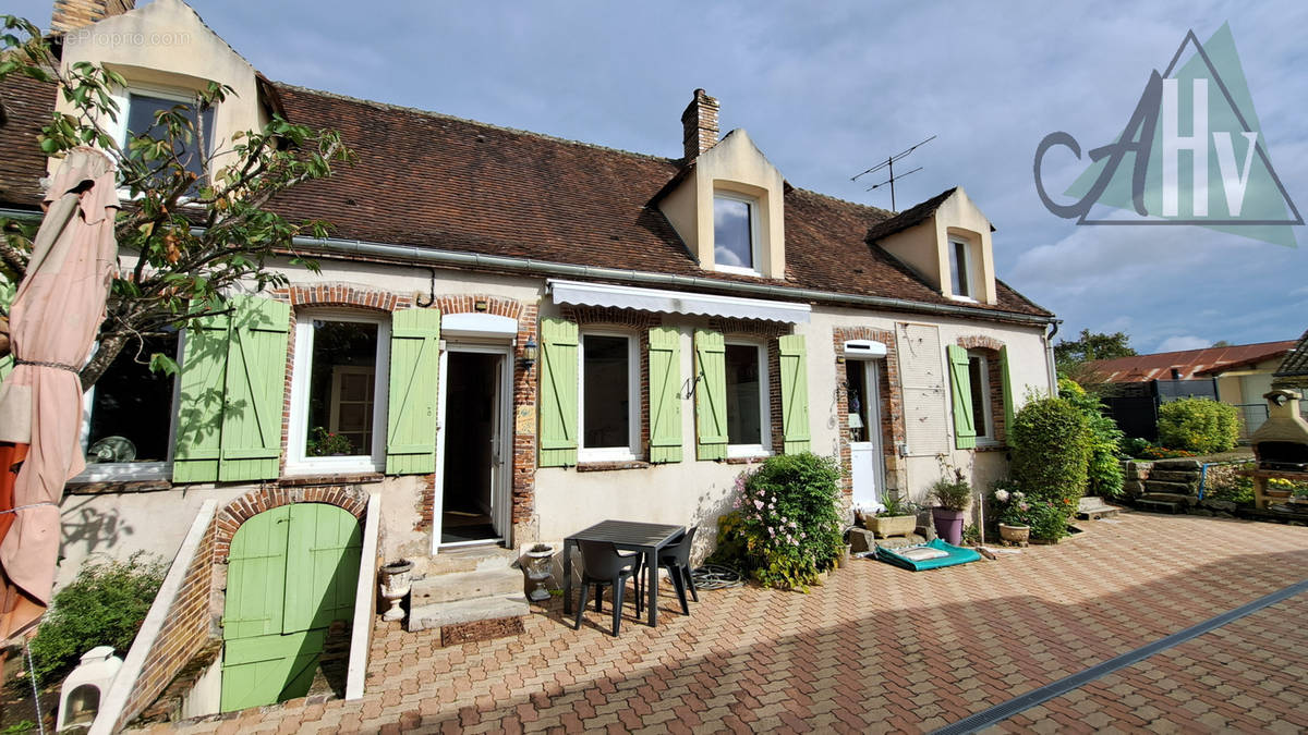 Maison à PONT-SUR-YONNE