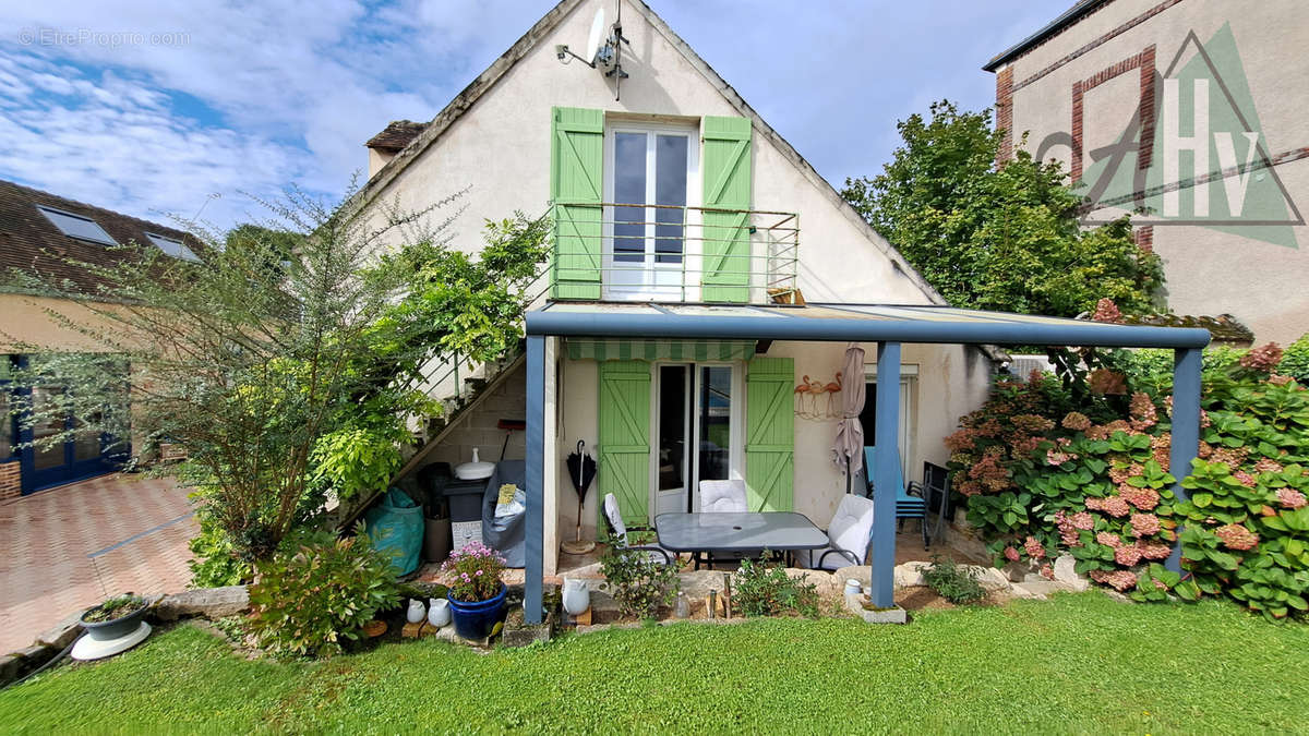 Maison à PONT-SUR-YONNE