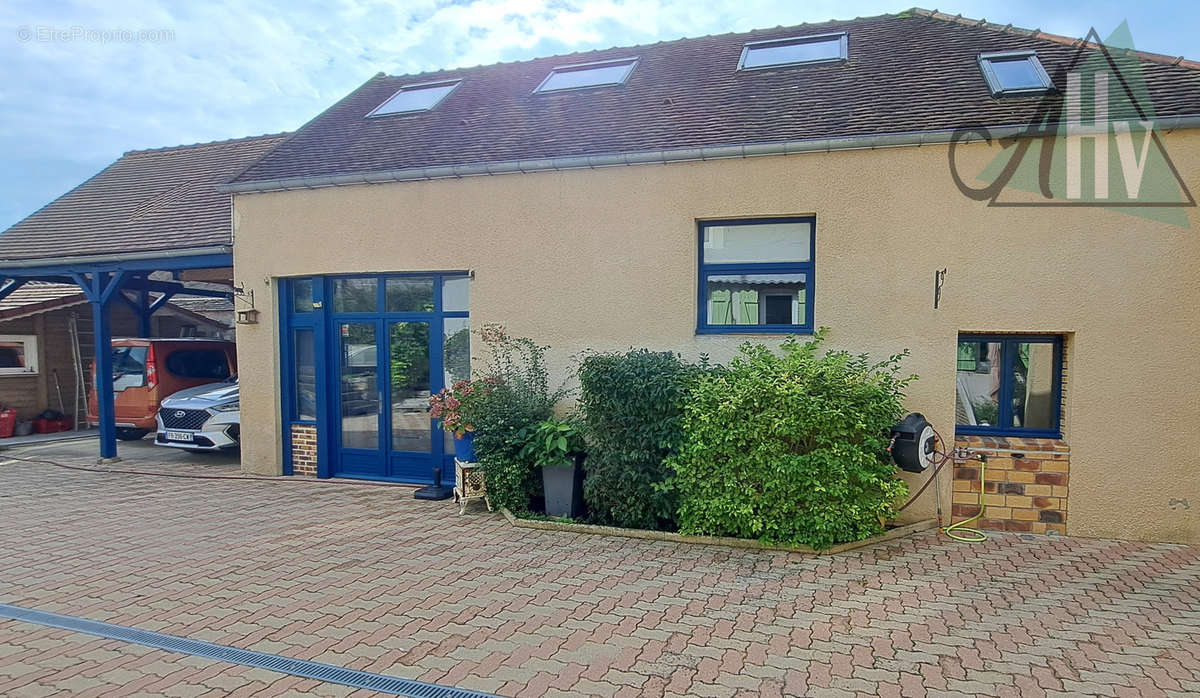 Maison à PONT-SUR-YONNE