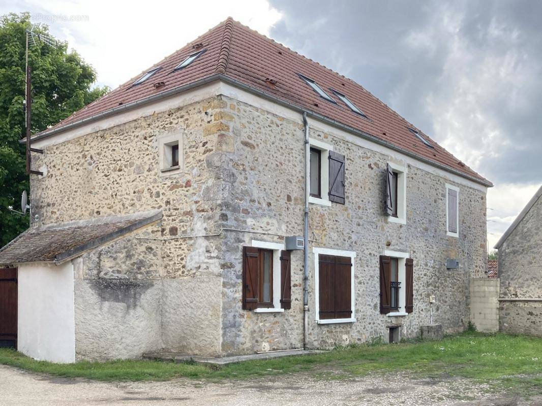 Appartement à GRANDPUITS-BAILLY-CARROIS