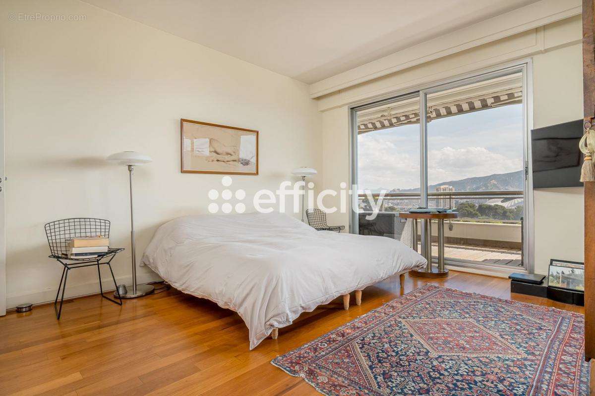 Appartement à MARSEILLE-8E