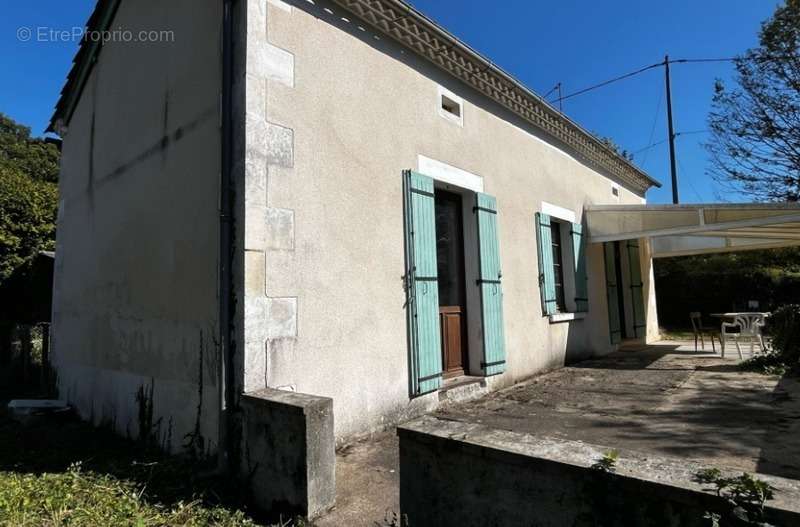 Maison à SAINT-ASTIER