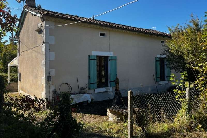 Maison à SAINT-ASTIER