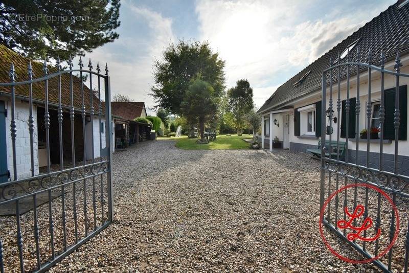 Maison à BEAURAINVILLE