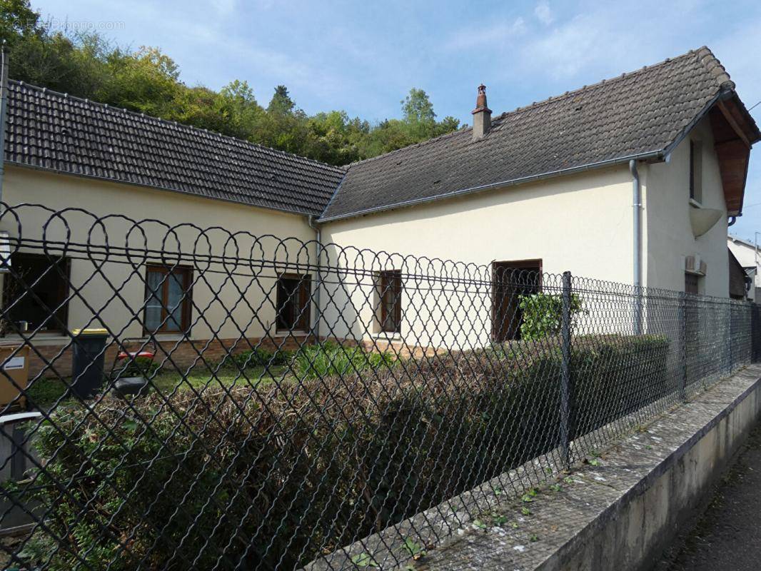 Maison à IVRY-LA-BATAILLE