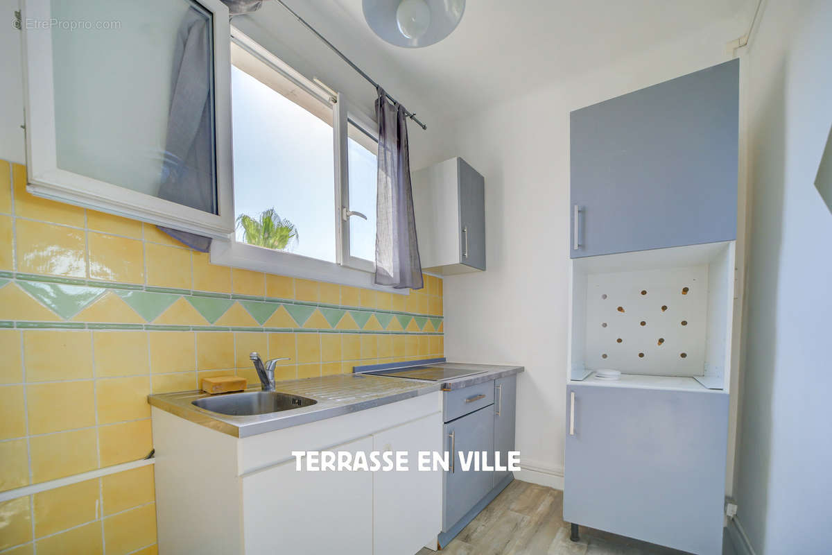 Appartement à SAINT-CYR-SUR-MER