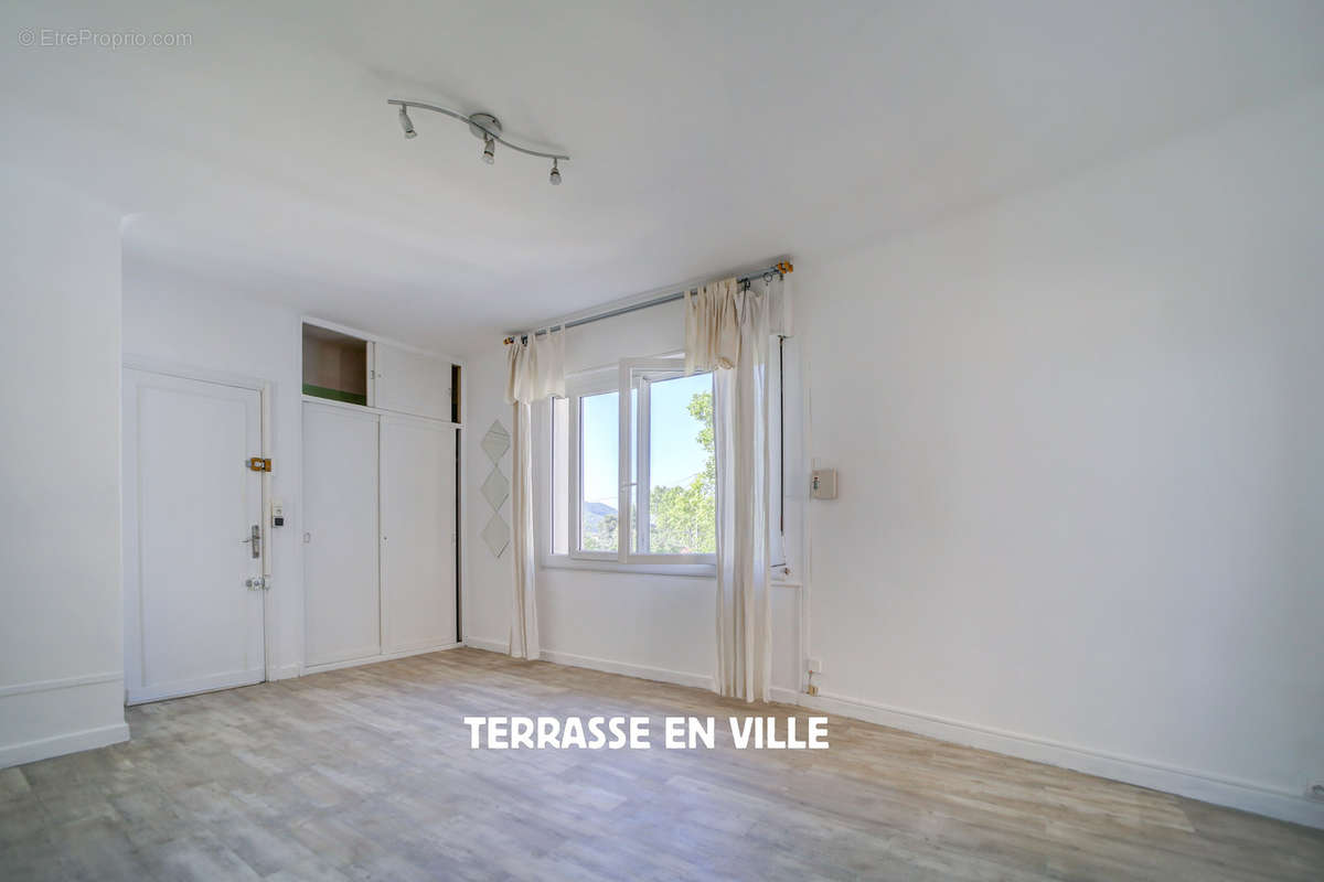 Appartement à SAINT-CYR-SUR-MER