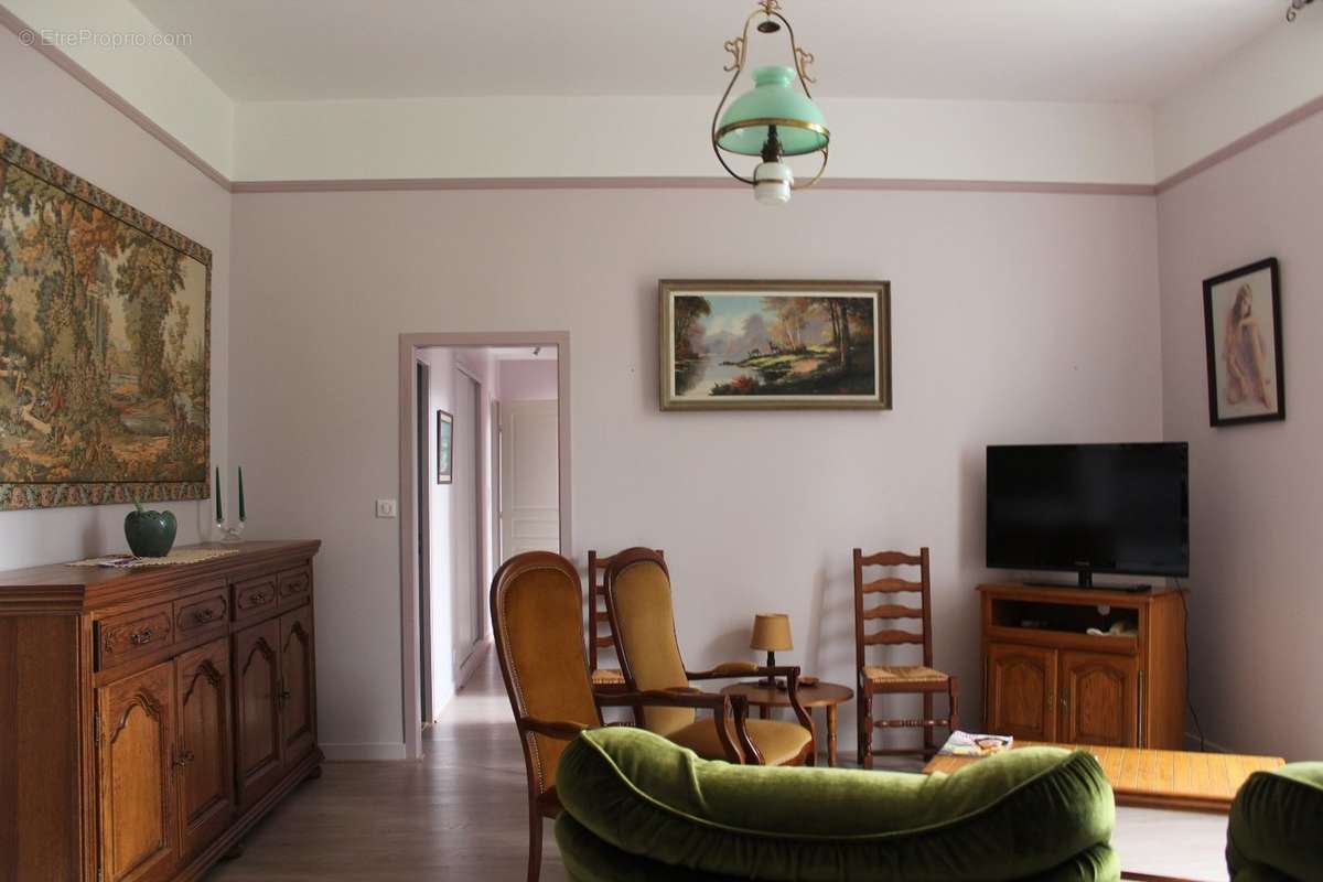 Appartement à SAINT-YRIEIX-LA-PERCHE