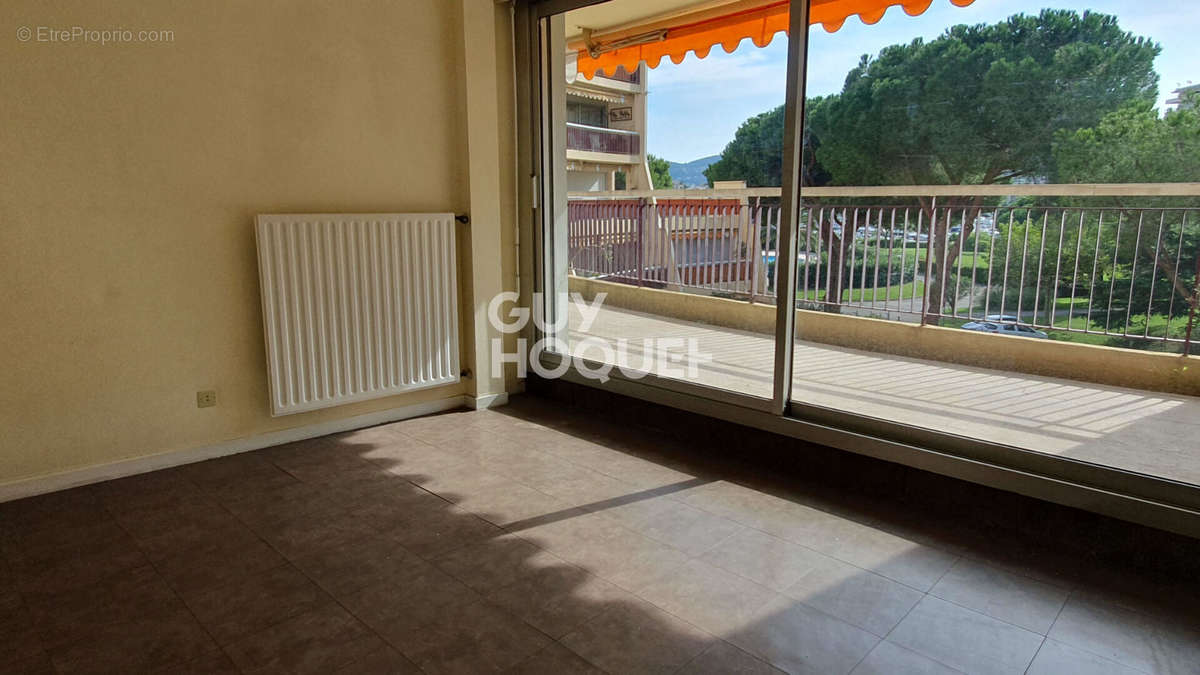 Appartement à MANDELIEU-LA-NAPOULE