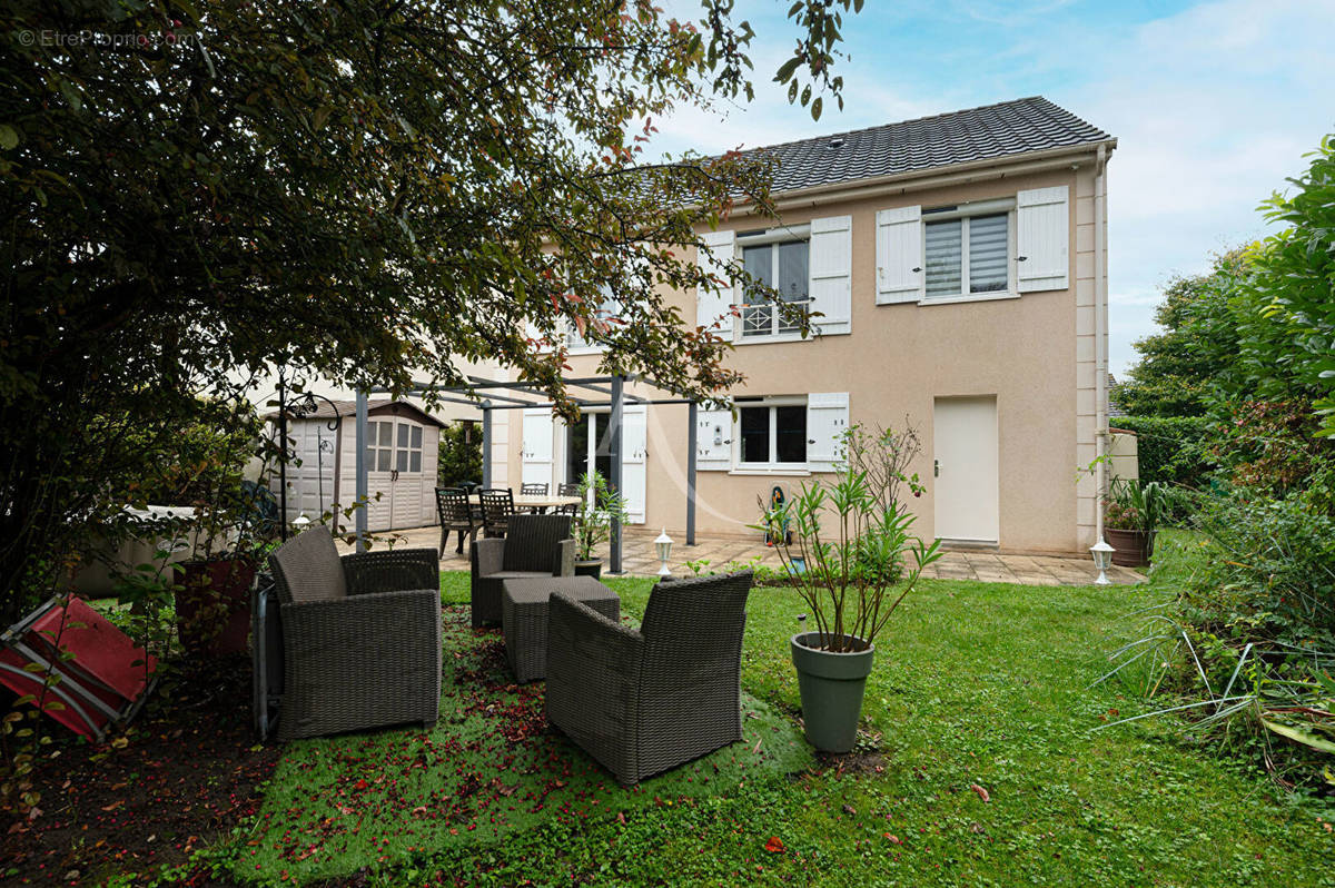 Maison à FRESNES-SUR-MARNE