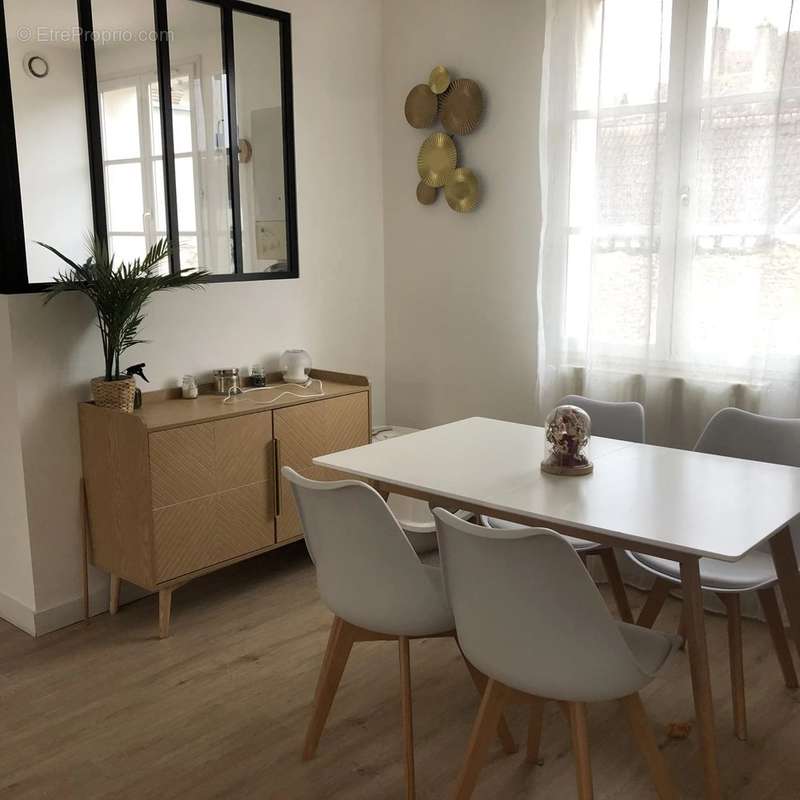 Appartement à VILLENEUVE-SUR-YONNE