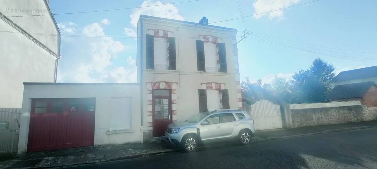 Maison à SAINT-JUNIEN